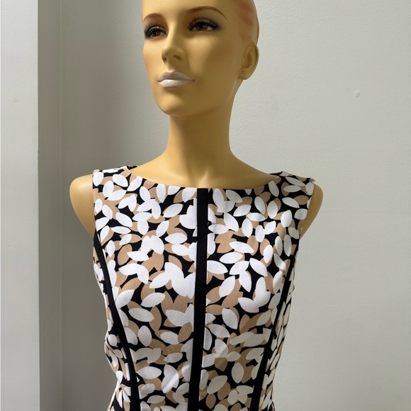 New feminine dress for every day design for most body types hand wash cold. - Picture 4 of 8